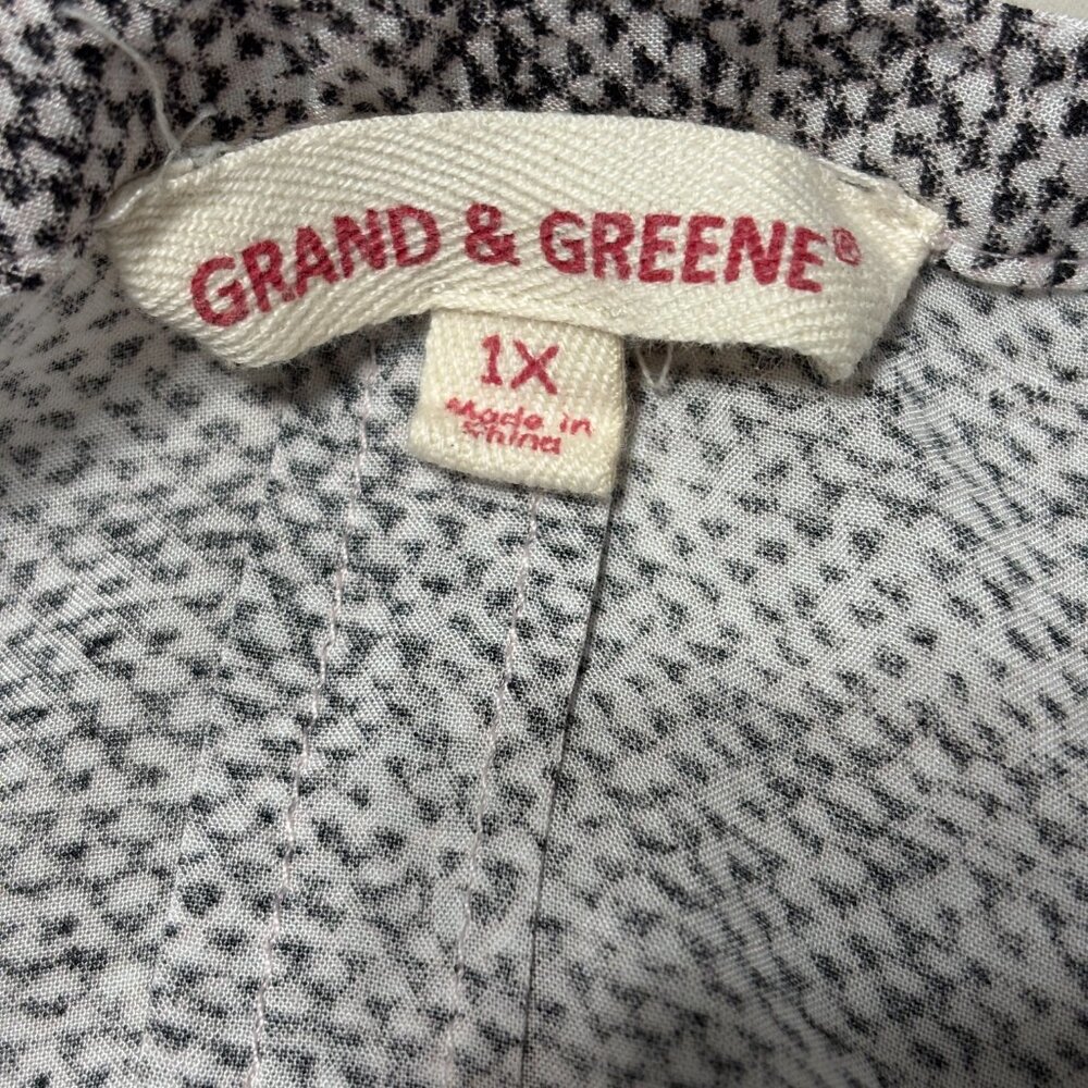 Grand & Greene Rayon Roll Tab Sleeve V-Neck Blouse Gray Black Print 1X - Picture 8 of 13